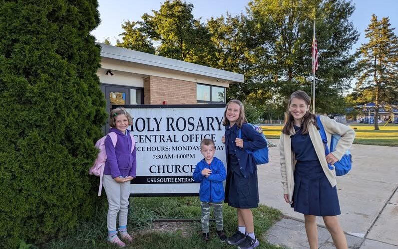 GARAGE SALE BENEFITING HOLY ROSARY CATHOLIC SCHOOL!...